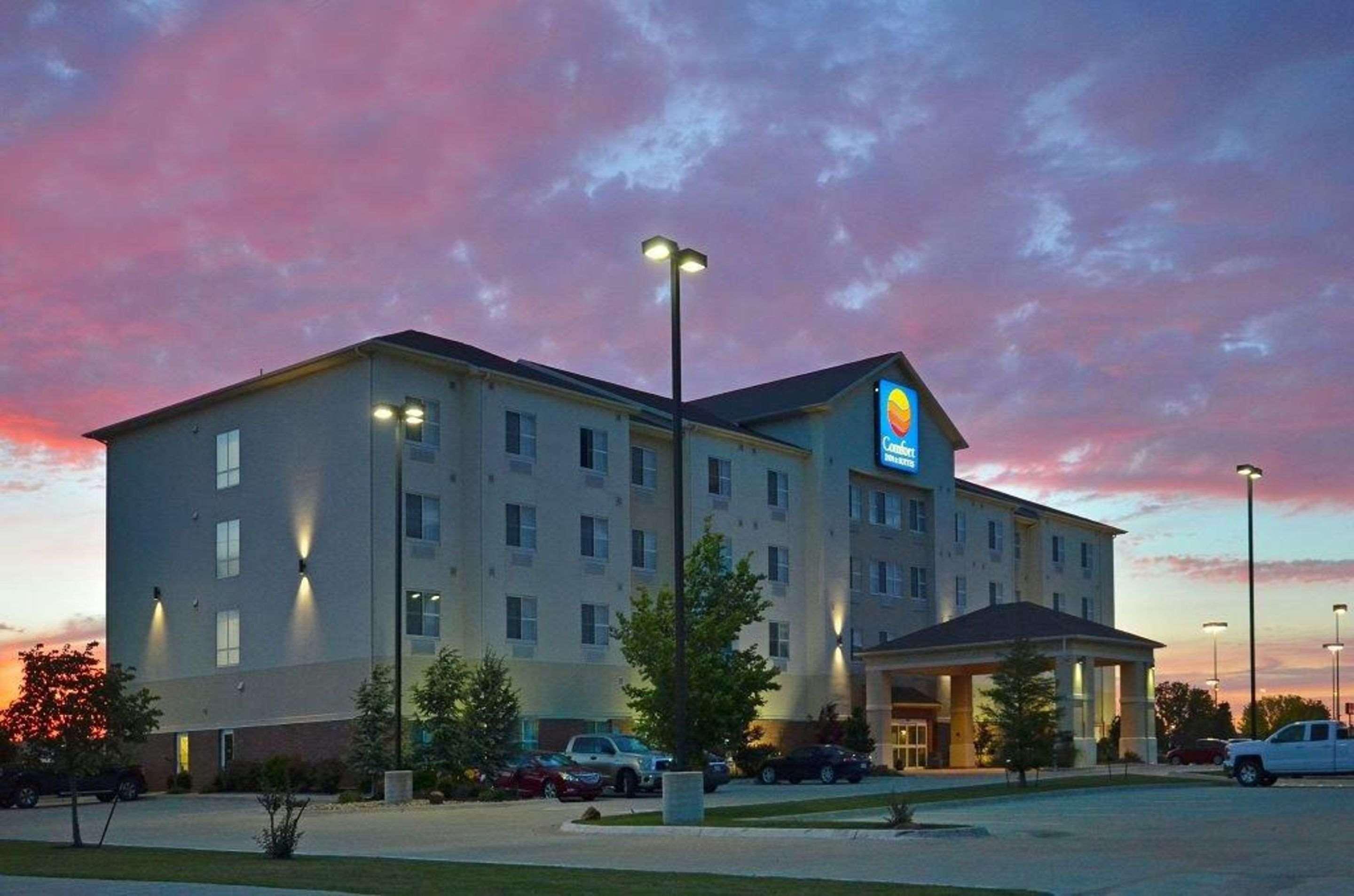 Comfort Inn & Suites Oklahoma City West - I-40 Eksteriør billede